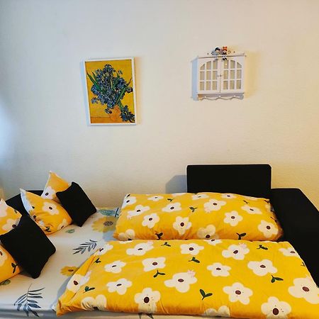 Ferienwohnung Schoene Wohnung 2D-Gebaeude Mit Mini-Garten Schönwalde Esterno foto